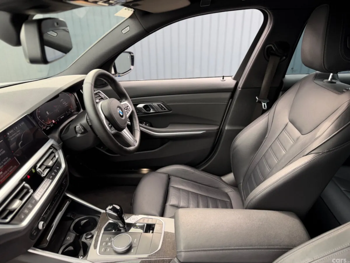 BMW 3-Series Saloon, Petrol, 2021, White