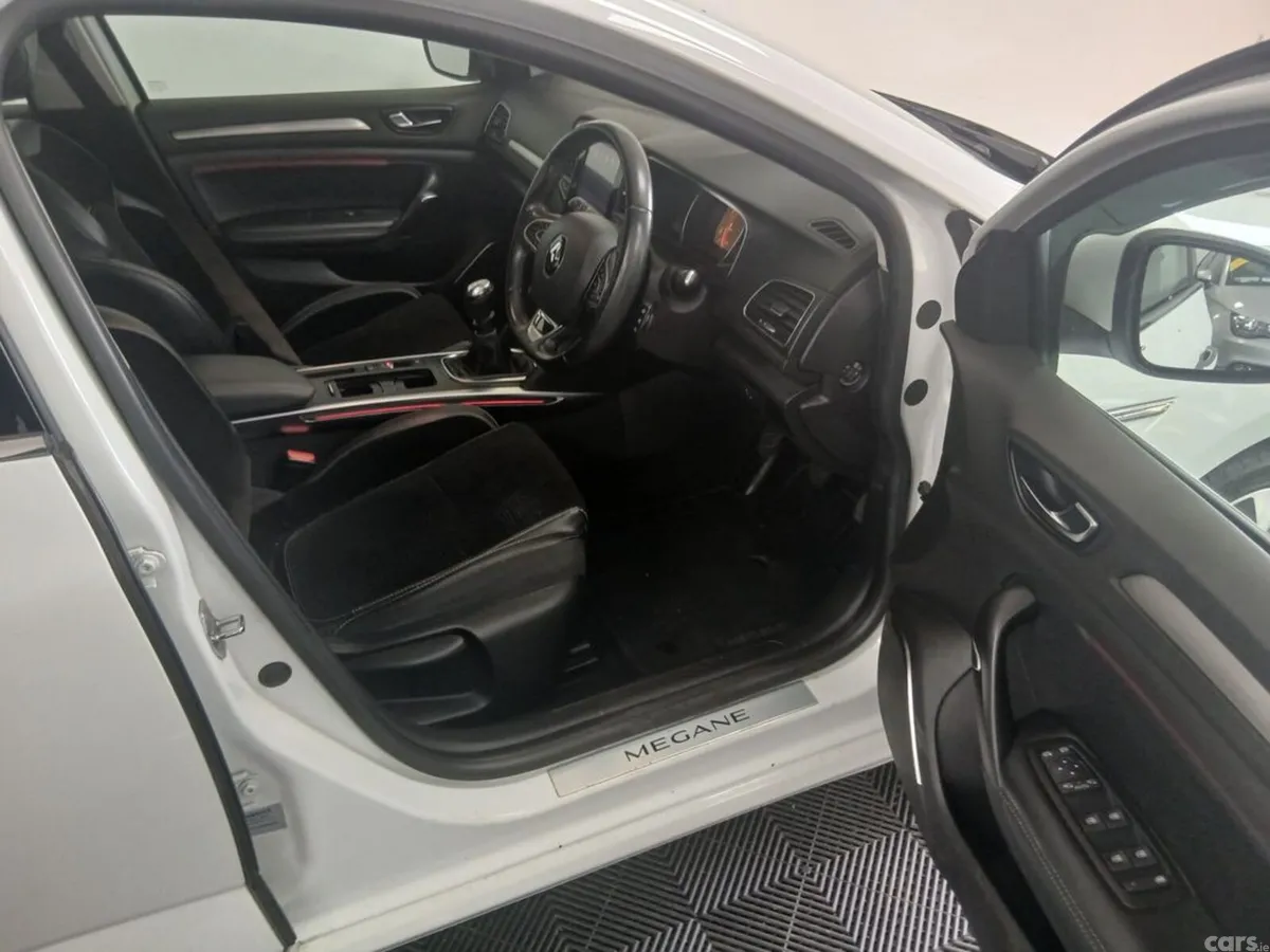 Renault Megane Hatchback, Diesel, 2017, White