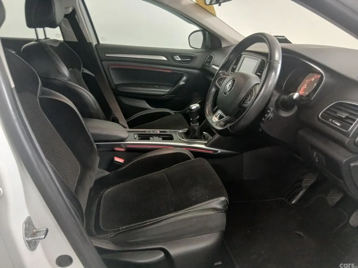 Renault Megane Hatchback, Diesel, 2017, White