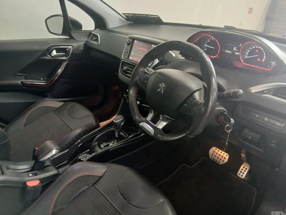 Peugeot 2008 Estate, Petrol, 2017, Grey