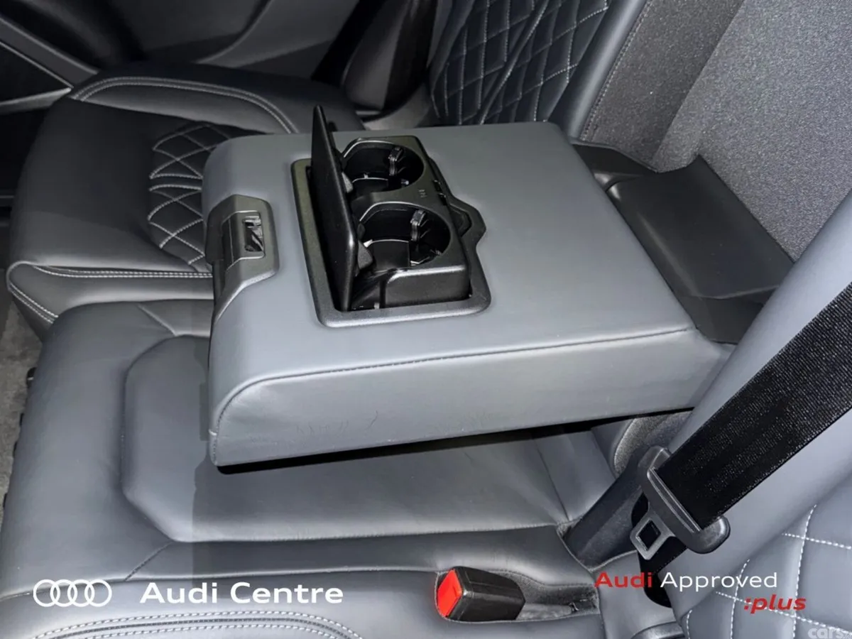 Audi Q8 Hatchback, Petrol Plug-in Hybrid, 2025, Grey
