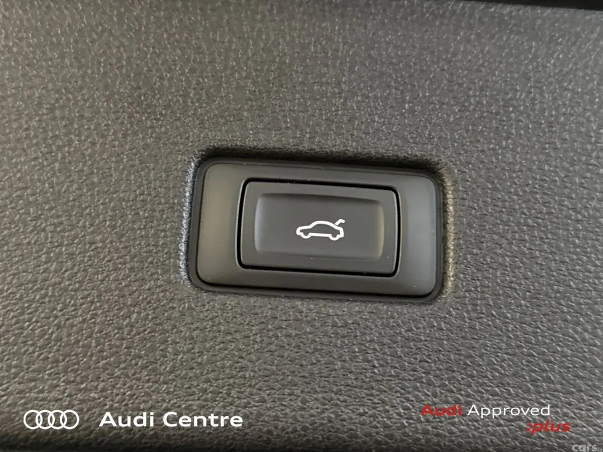 Audi Q8 Hatchback, Petrol Plug-in Hybrid, 2025, Grey