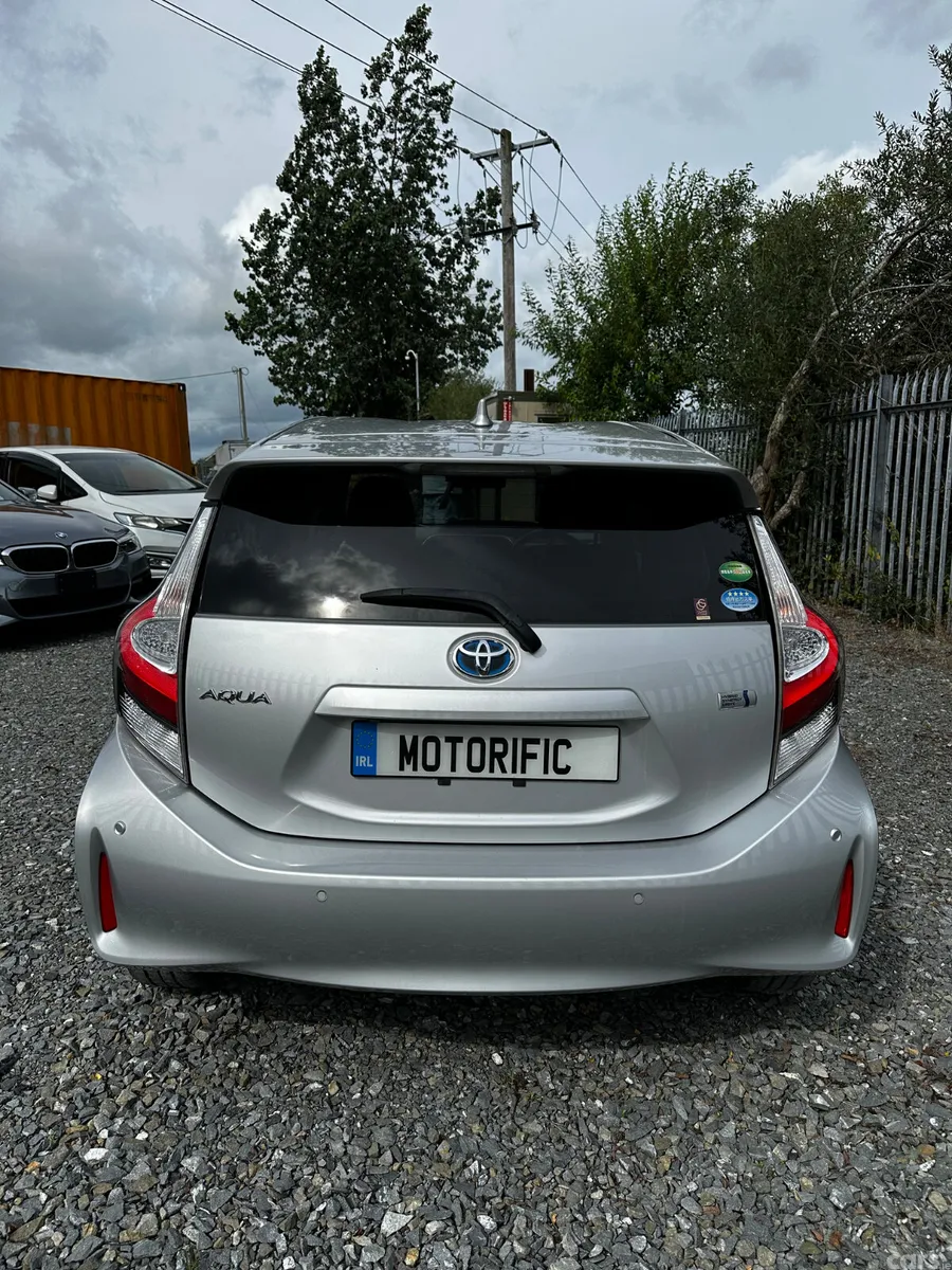 Toyota Aqua Hatchback, Petrol Hybrid, 2019, Silver