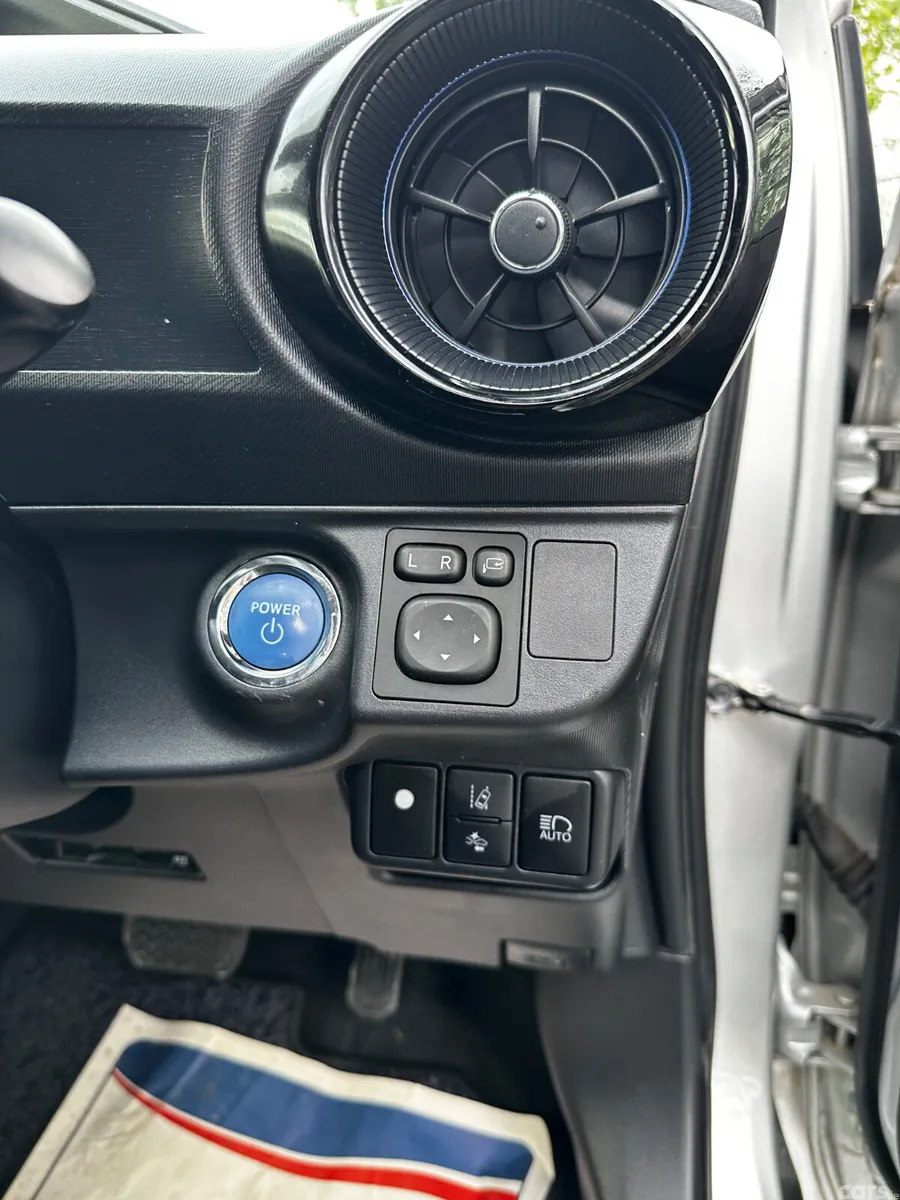 Toyota Aqua Hatchback, Petrol Hybrid, 2019, Silver