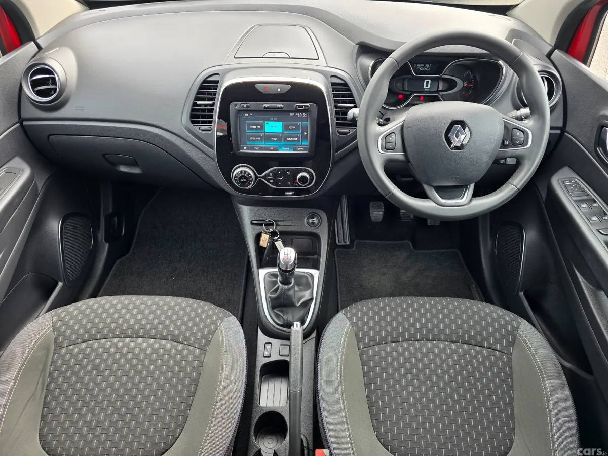 Renault Captur Hatchback, Diesel, 2017, Red