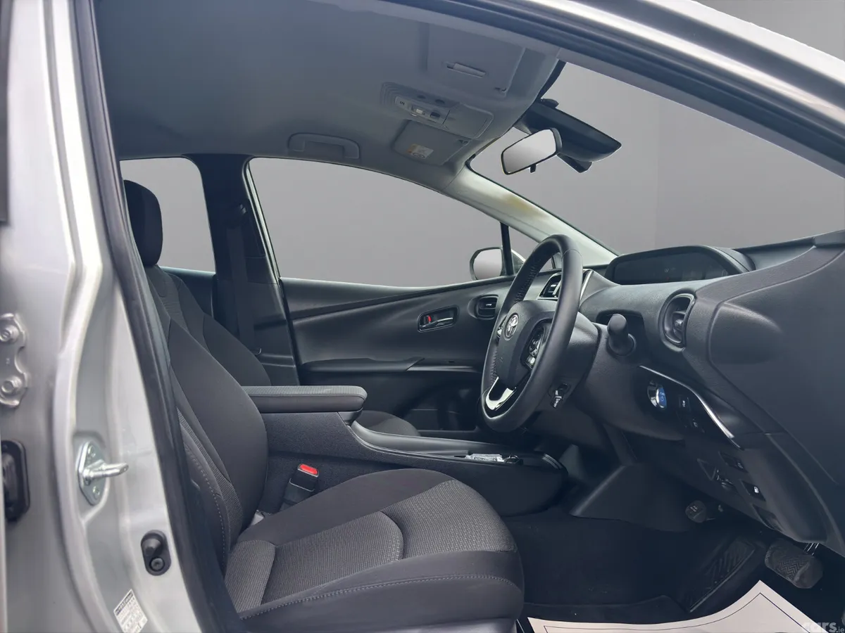 Toyota Prius Saloon, Petrol Hybrid, 2021, Silver