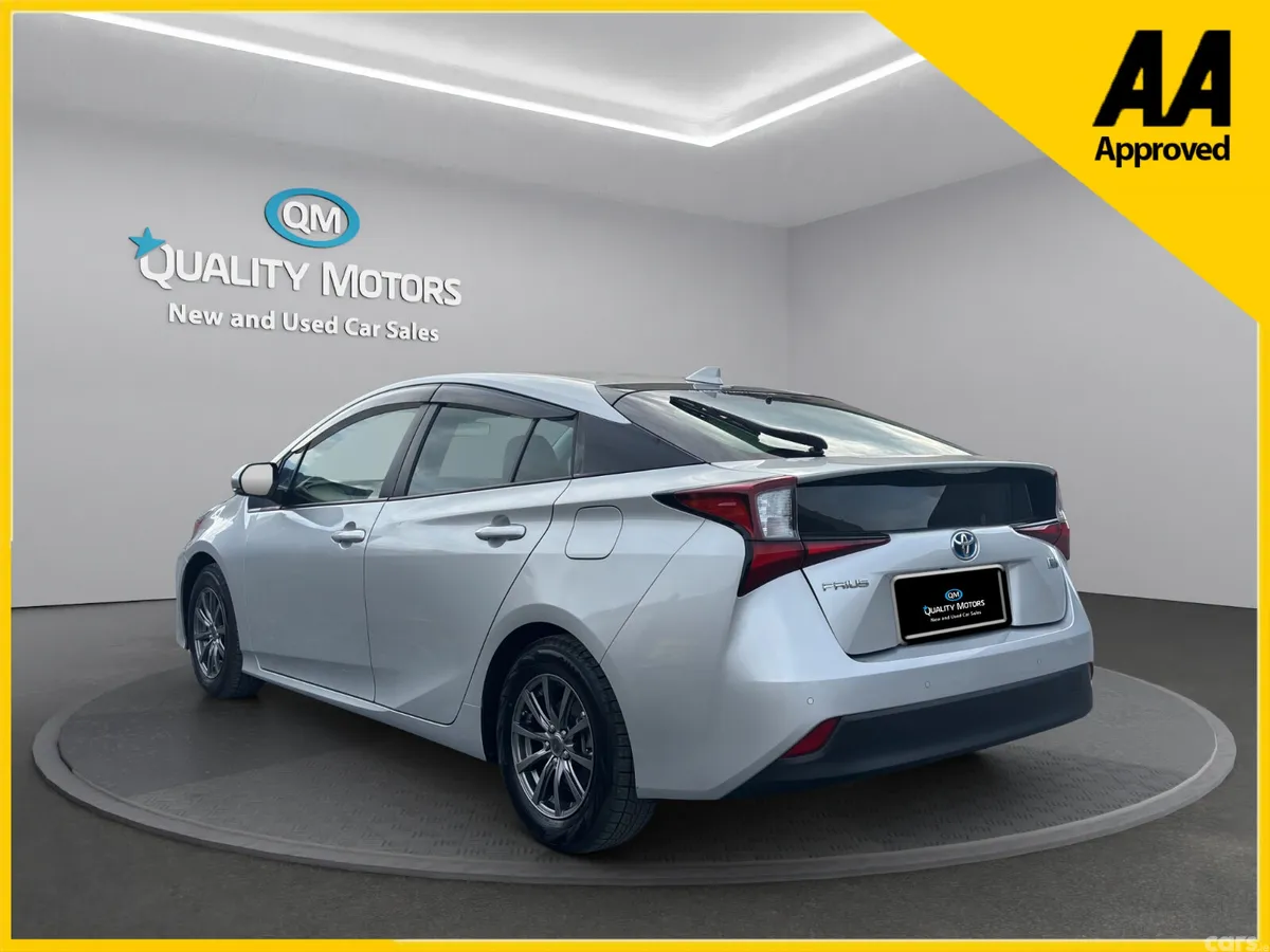 Toyota Prius Saloon, Petrol Hybrid, 2021, Silver