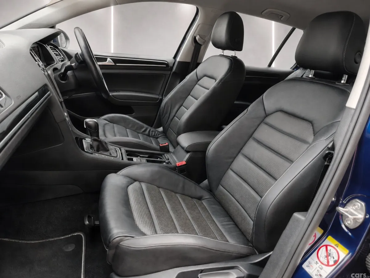 Volkswagen Golf Hatchback, Petrol, 2019, Blue