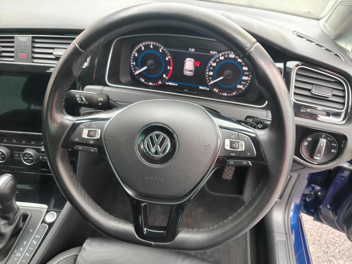 Volkswagen Golf Hatchback, Petrol, 2019, Blue