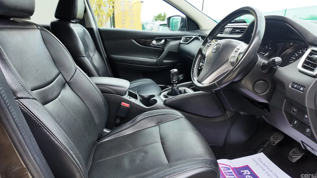 Nissan Qashqai SUV, Diesel, 2017, Brown