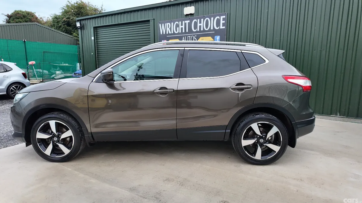 Nissan Qashqai SUV, Diesel, 2017, Brown