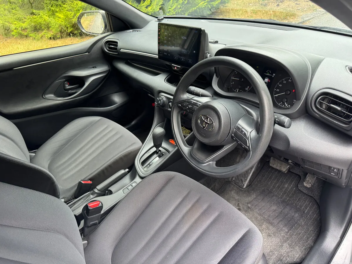 Toyota Yaris Hatchback, Petrol, 2023, Silver