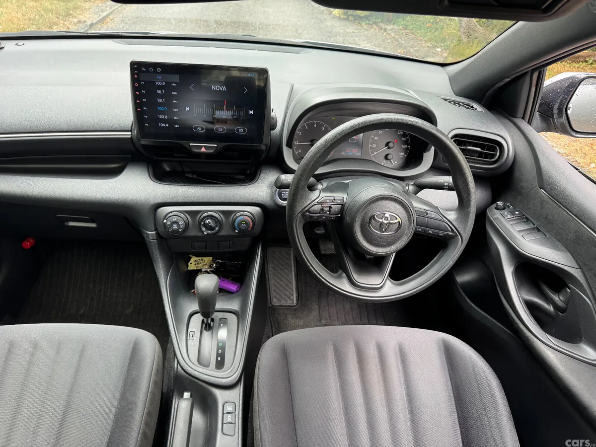 Toyota Yaris Hatchback, Petrol, 2023, Silver
