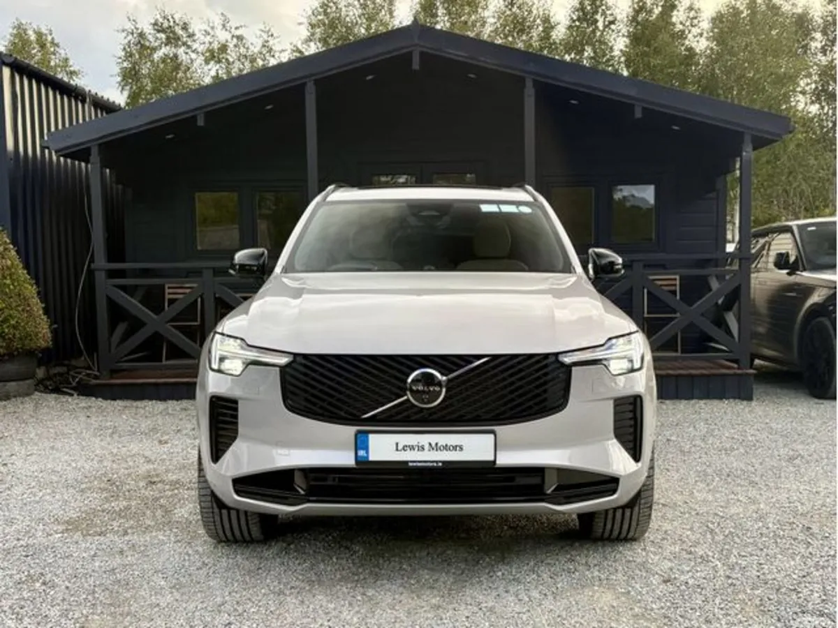 Volvo XC90 SUV, Petrol Hybrid, 2025, Silver