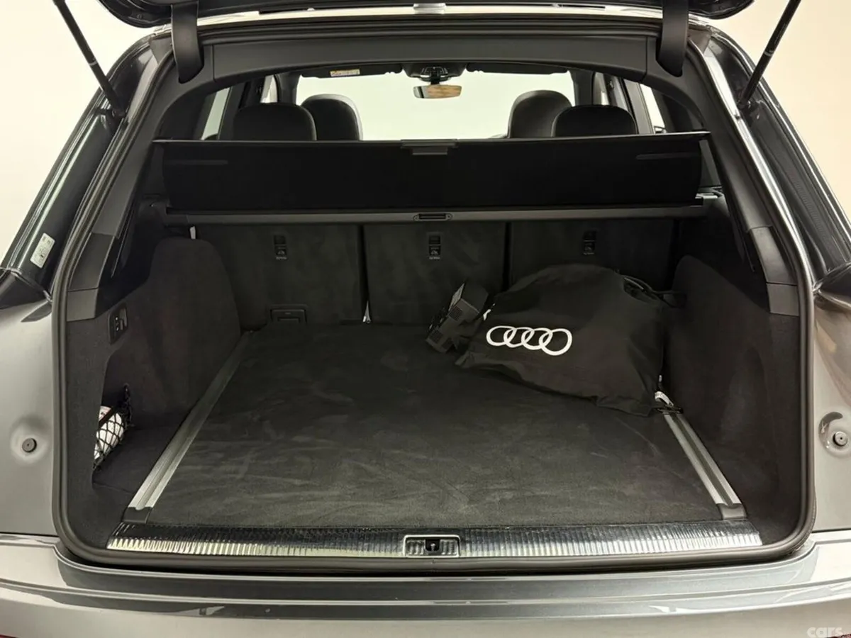 Audi Q7 SUV, Petrol Plug-in Hybrid, 2025, Grey