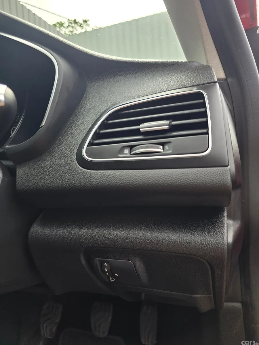 Renault Megane Estate, Diesel, 2018, Red