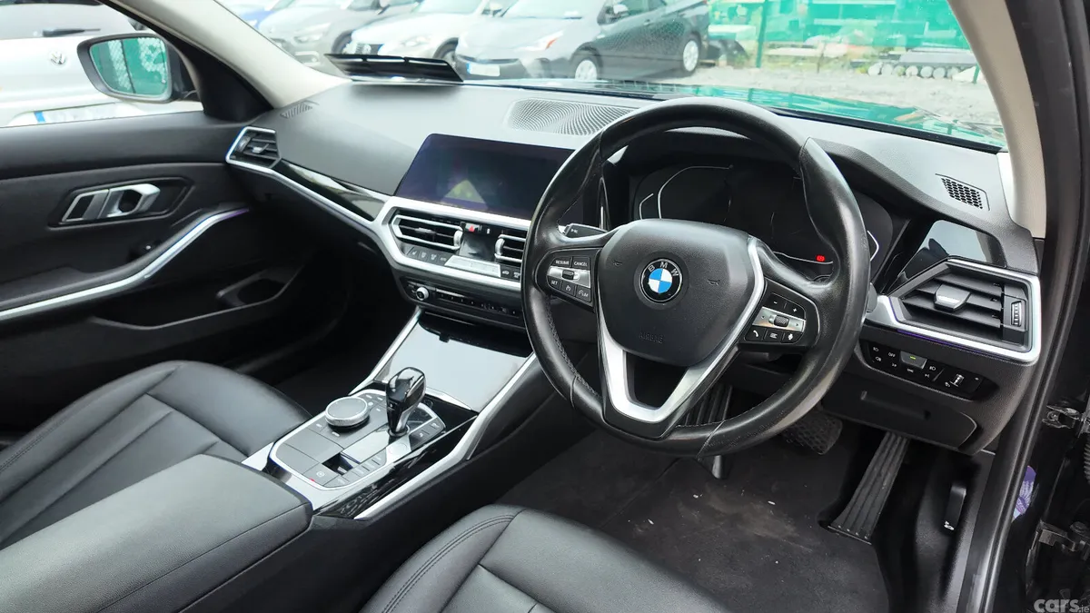 BMW 3-Series Estate, Diesel, 2021, Black