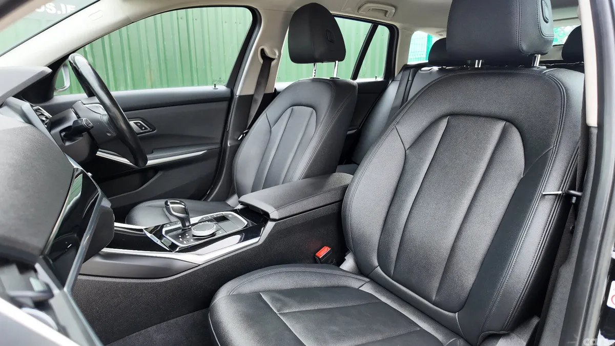 BMW 3-Series Estate, Diesel, 2021, Black