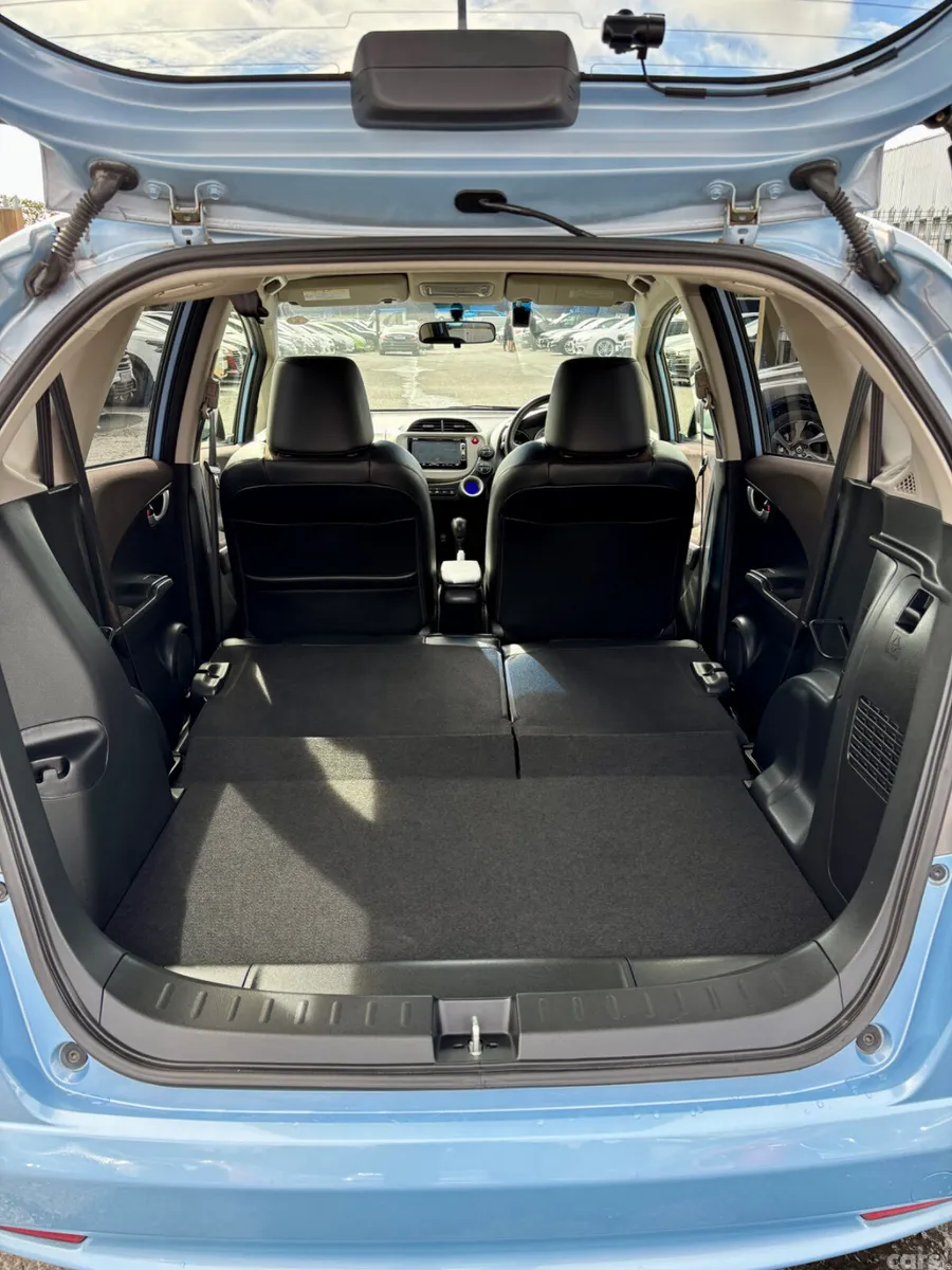 Honda Fit Hatchback, Petrol Hybrid, 2013, Blue