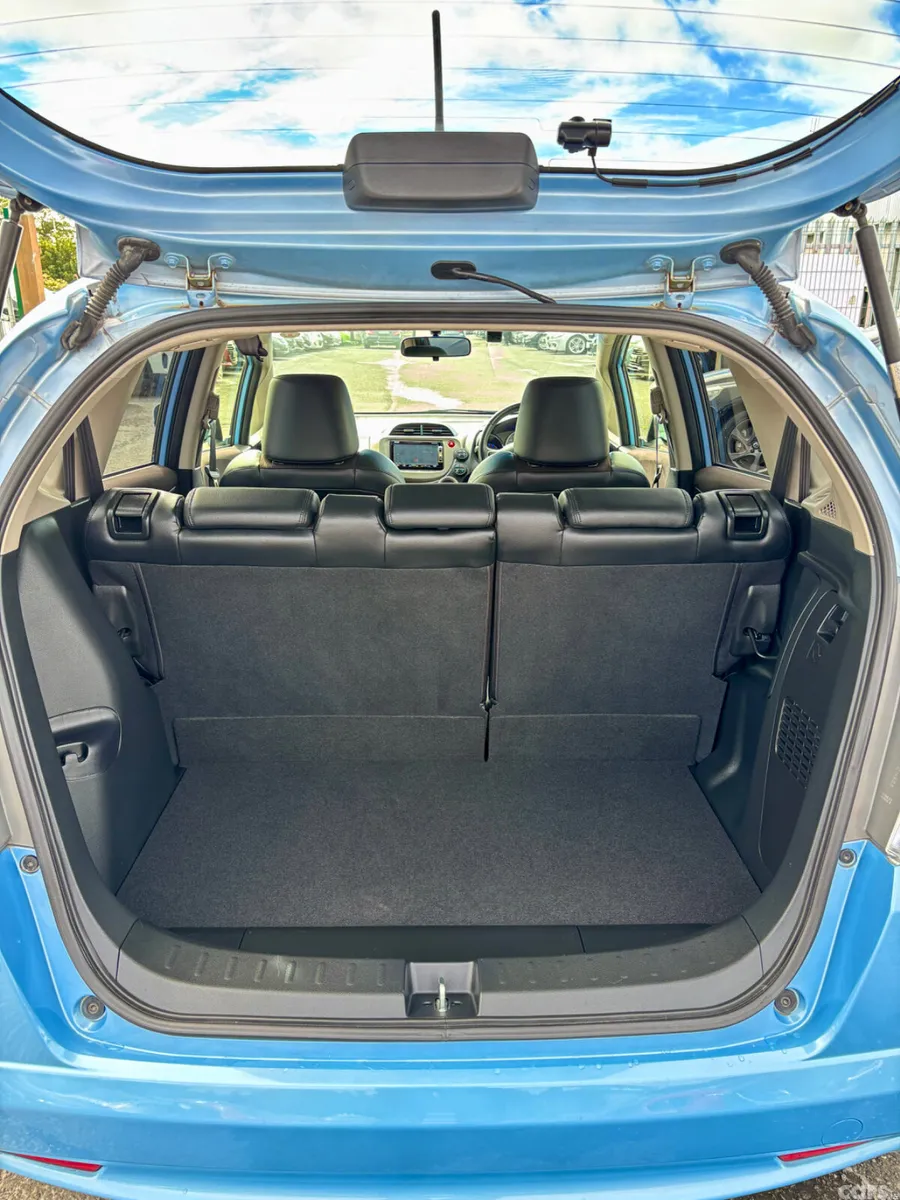 Honda Fit Hatchback, Petrol Hybrid, 2013, Blue