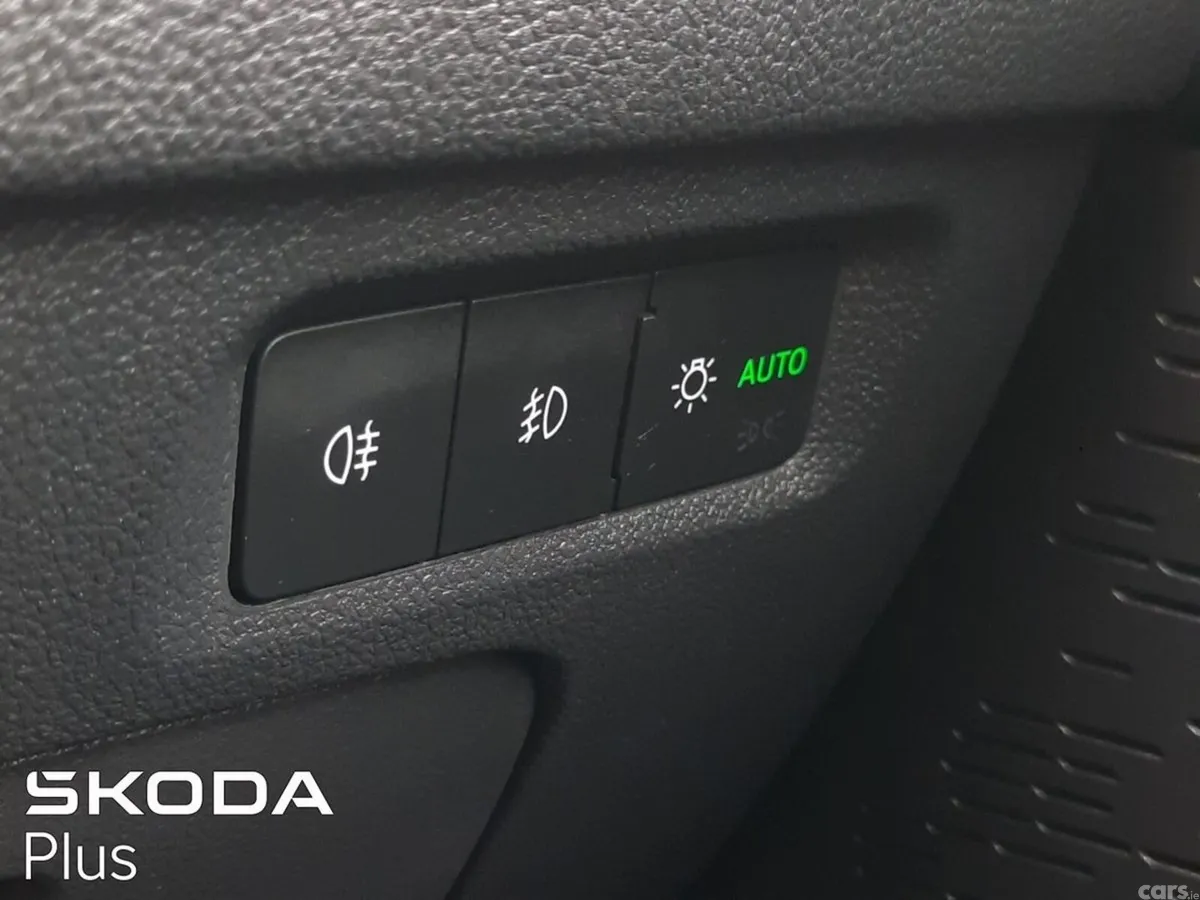 Skoda Octavia Saloon, Diesel, 2023, Black