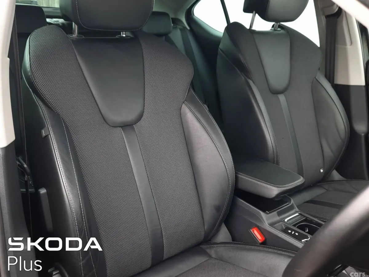 Skoda Octavia Saloon, Diesel, 2023, Black