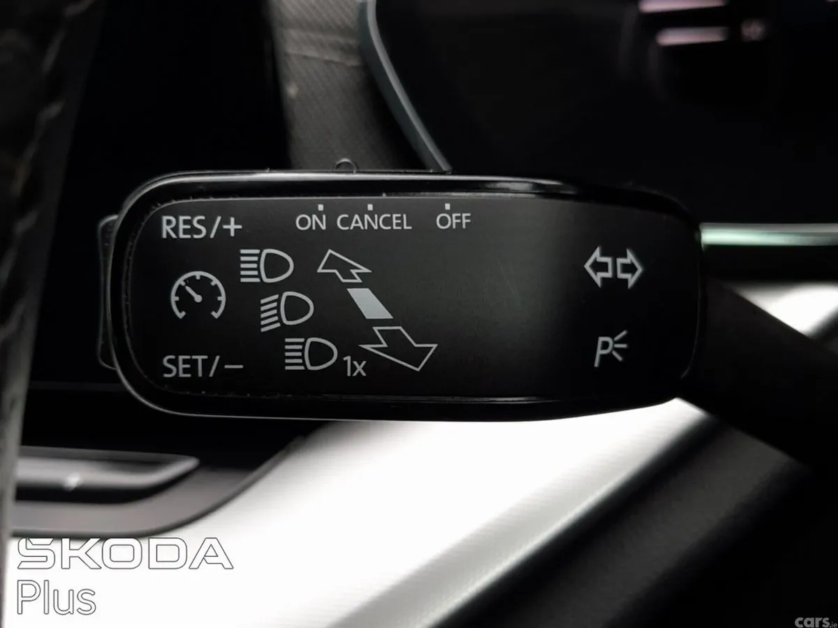 Skoda Octavia Saloon, Diesel, 2023, Black
