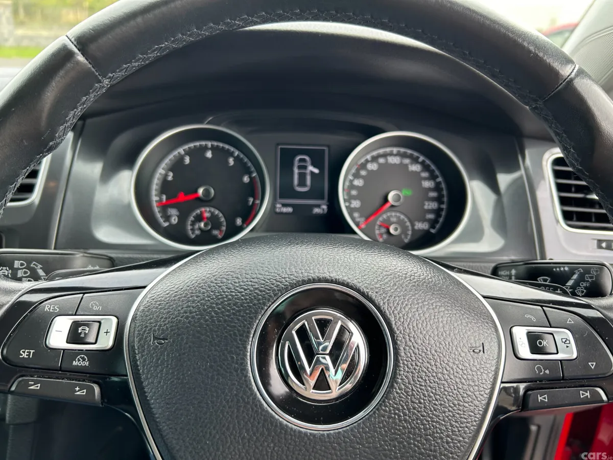 Volkswagen Golf Hatchback, Petrol, 2017, Red