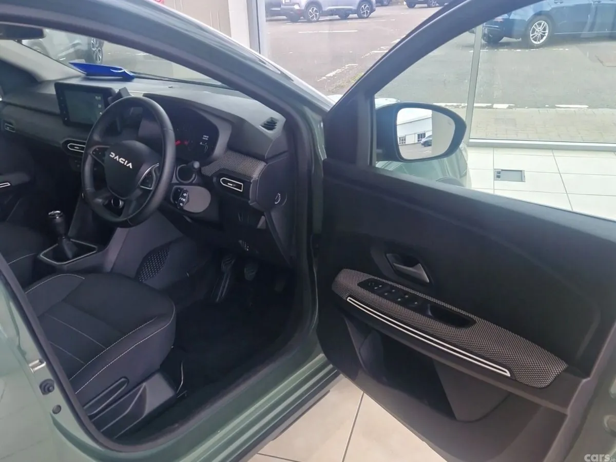 Dacia Jogger MPV, Petrol, 2023, Grey