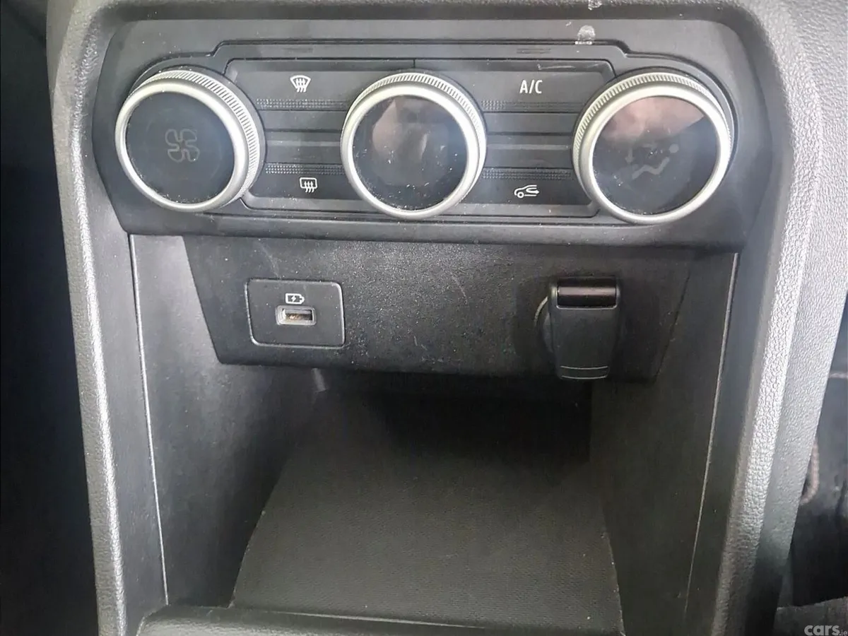 Dacia Jogger MPV, Petrol, 2023, Grey