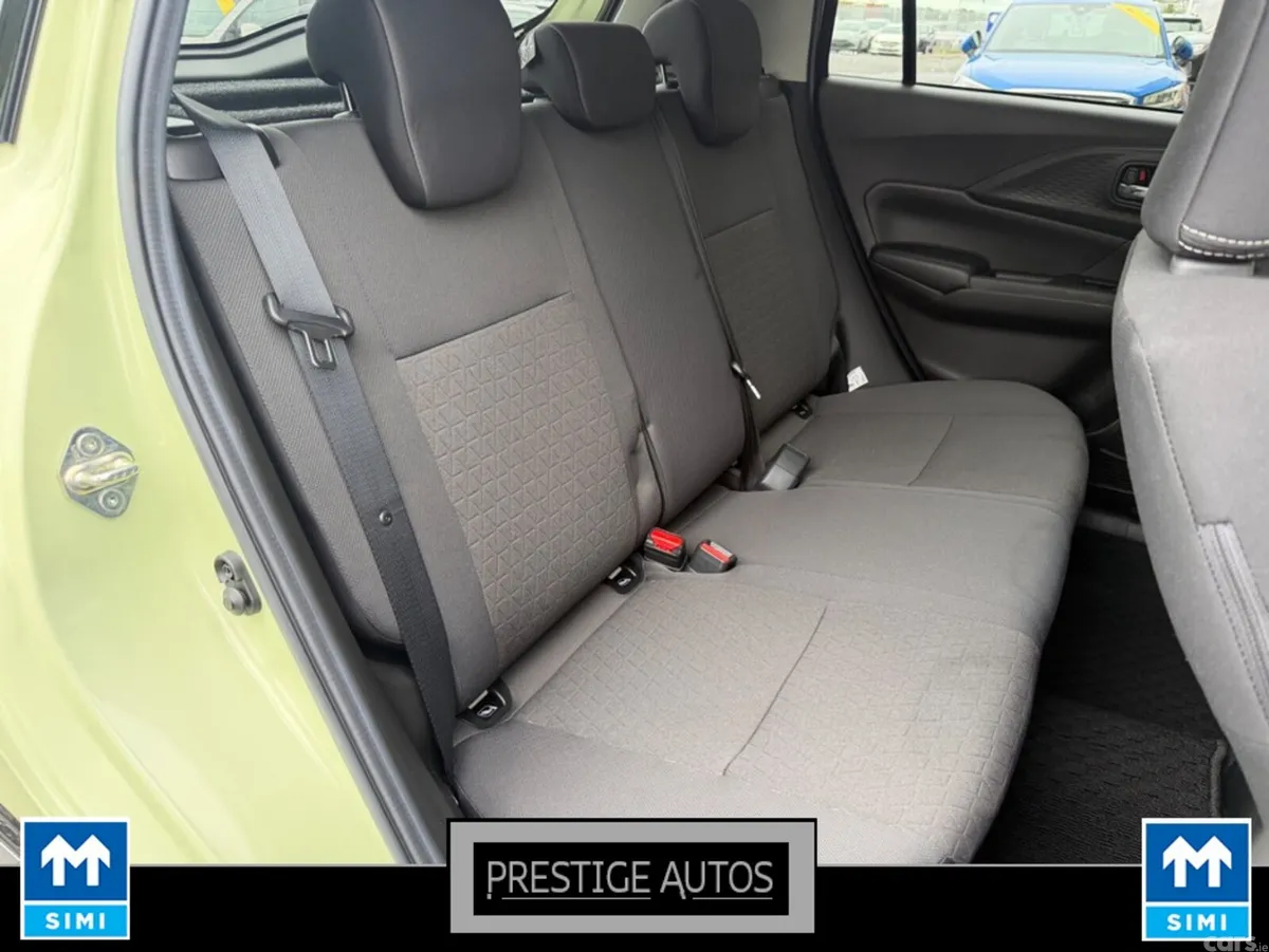 Suzuki Swift Hatchback, Petrol Hybrid, 2024, Green