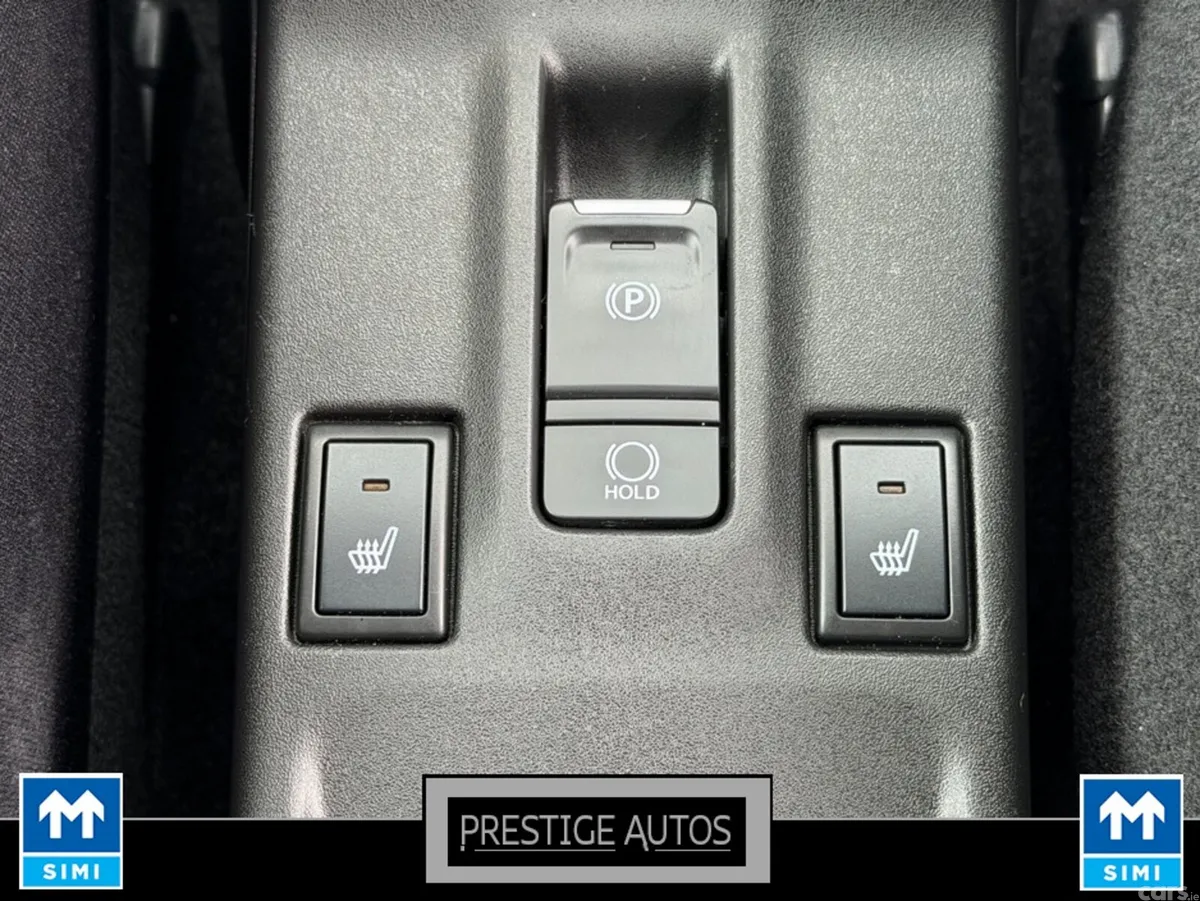 Suzuki Swift Hatchback, Petrol Hybrid, 2024, Green