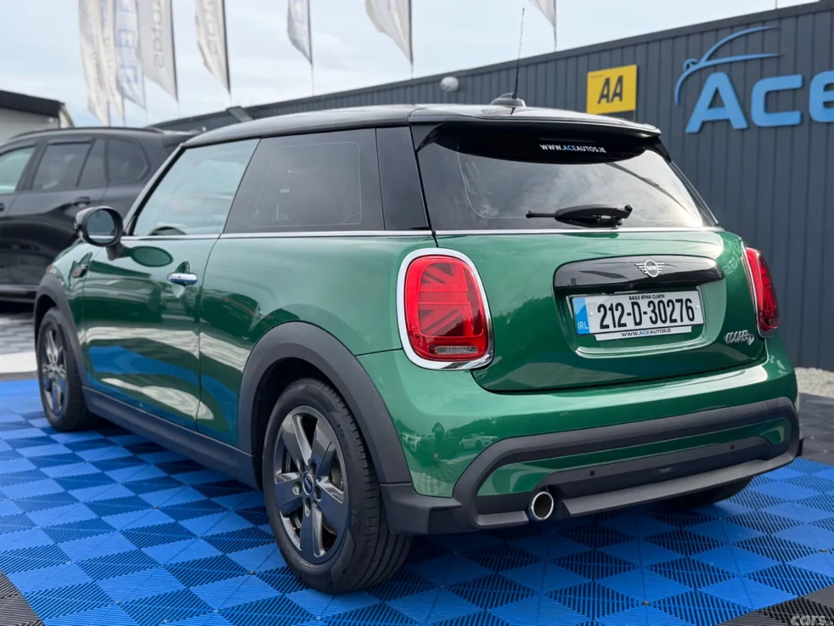 Mini Cooper Hatchback, Diesel, 2021, Green