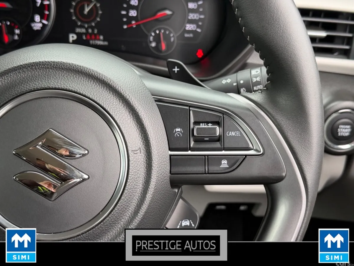 Suzuki Swift Hatchback, Petrol Hybrid, 2024, Green