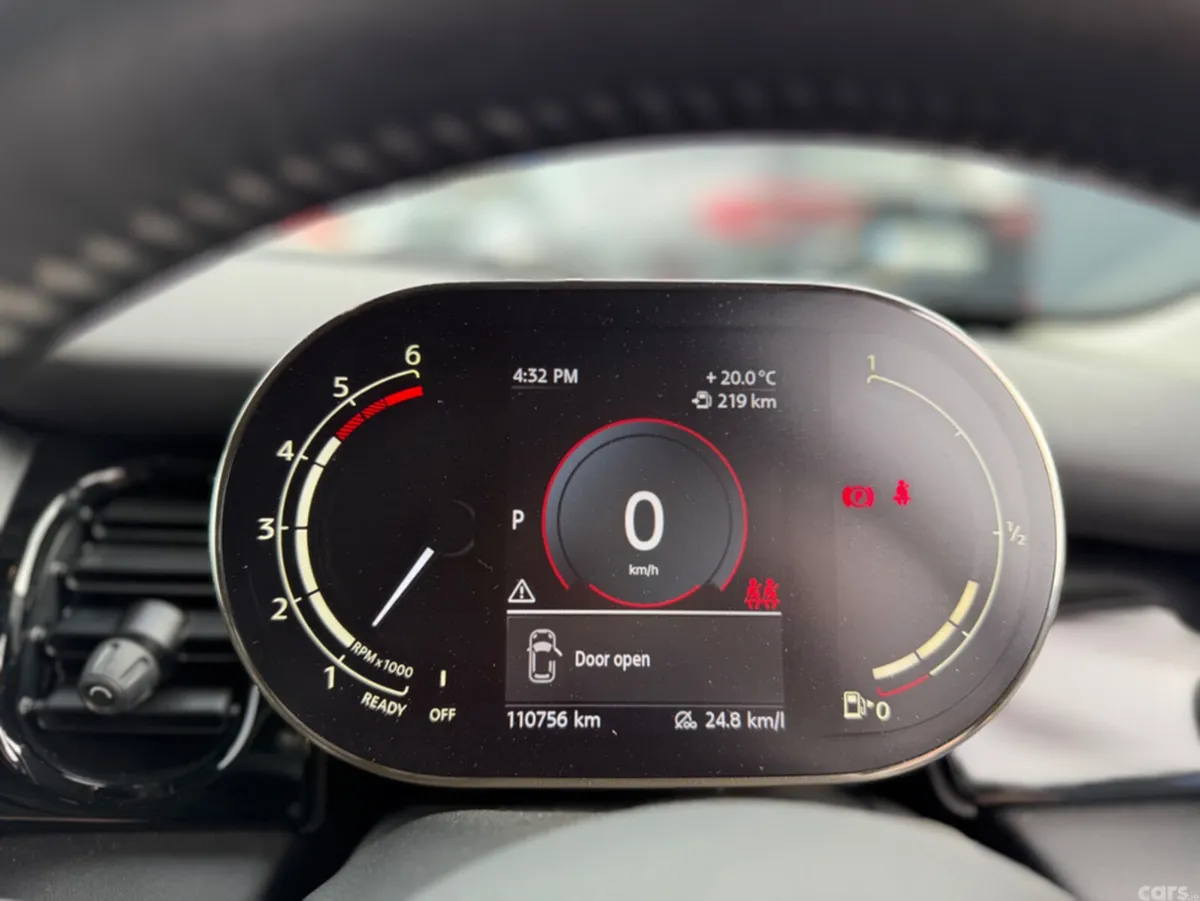 Mini Cooper Hatchback, Diesel, 2021, Green