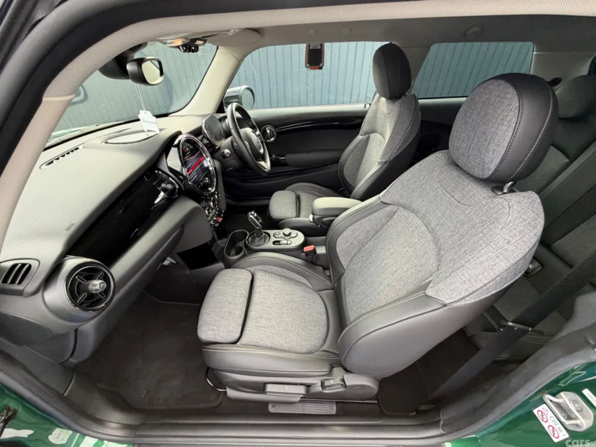 Mini Cooper Hatchback, Diesel, 2021, Green