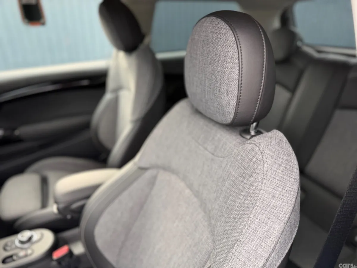 Mini Cooper Hatchback, Diesel, 2021, Green