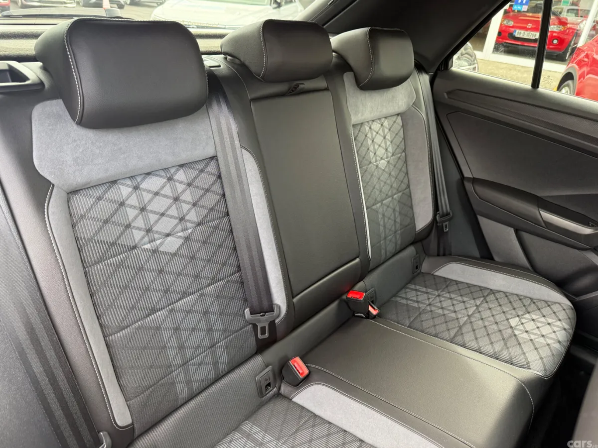 Volkswagen T-Roc SUV, Diesel, 2023, Black
