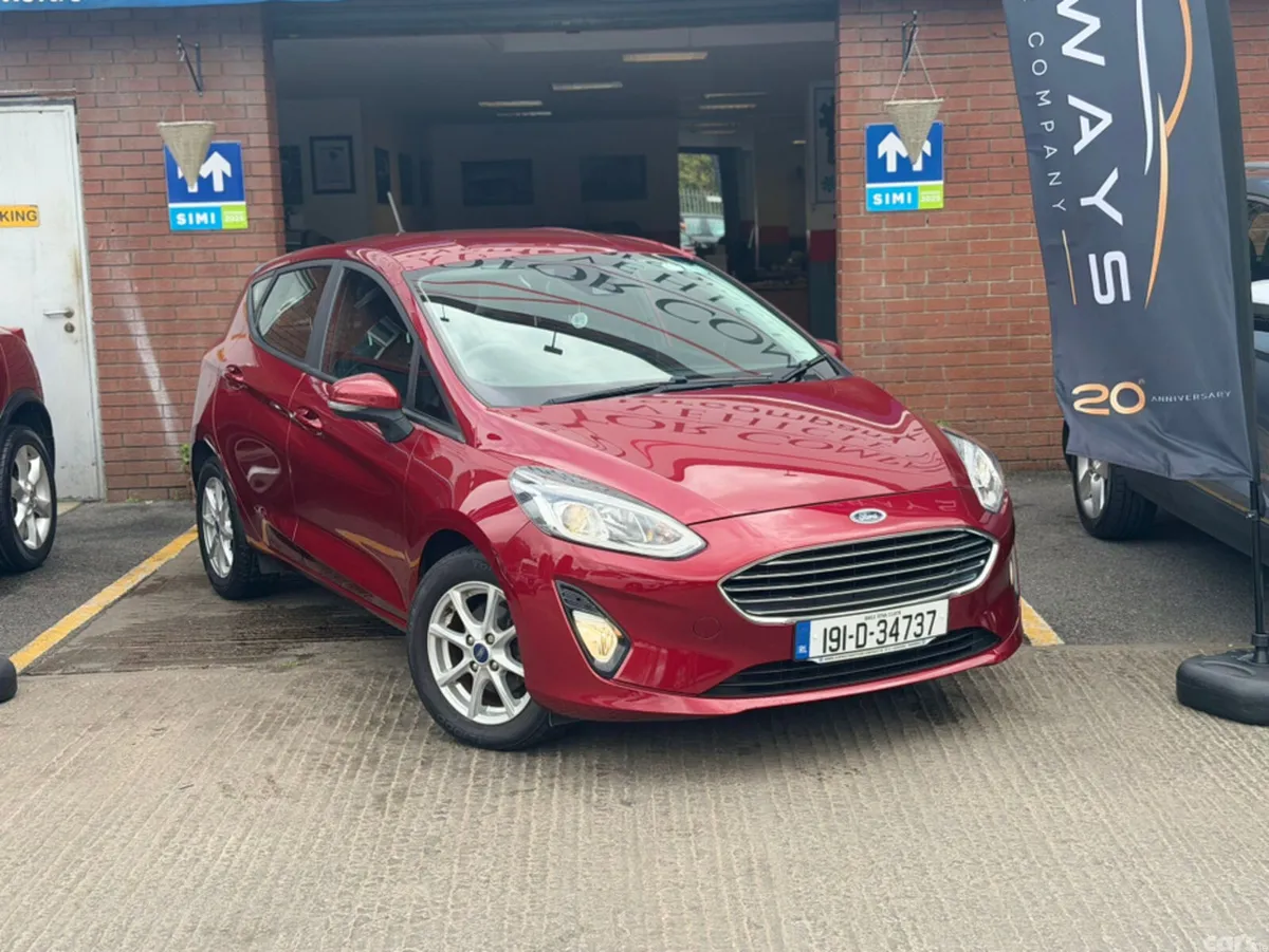 Ford Fiesta Hatchback, Petrol, 2019, Red