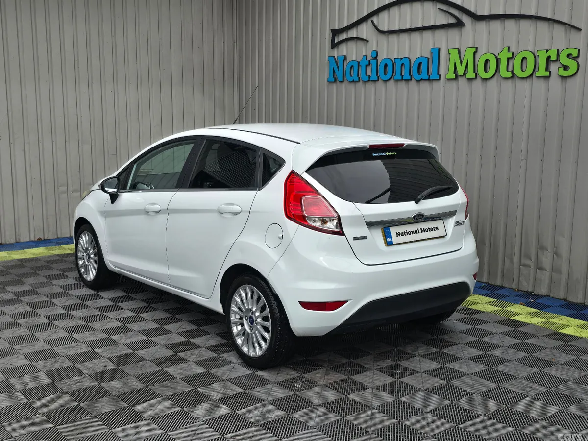 Ford Fiesta Hatchback, Petrol, 2014, White