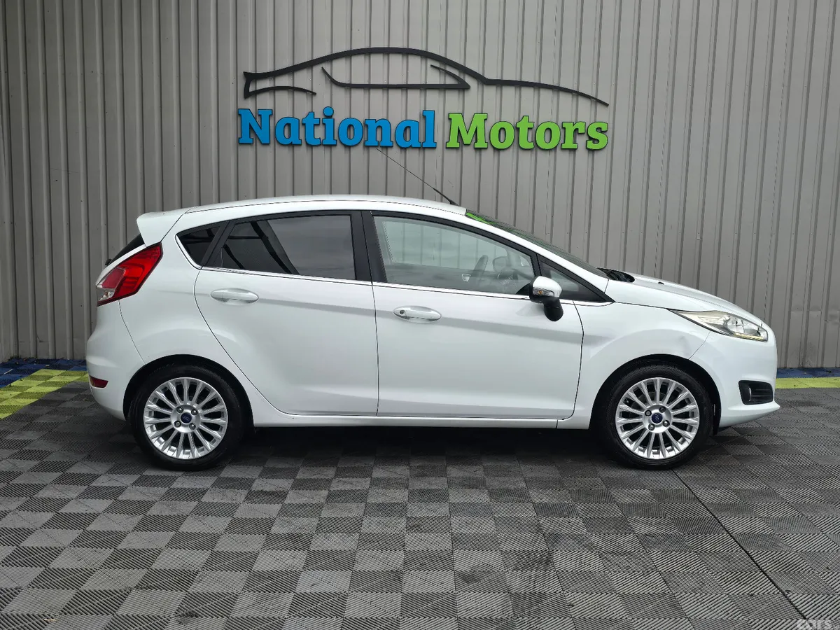 Ford Fiesta Hatchback, Petrol, 2014, White