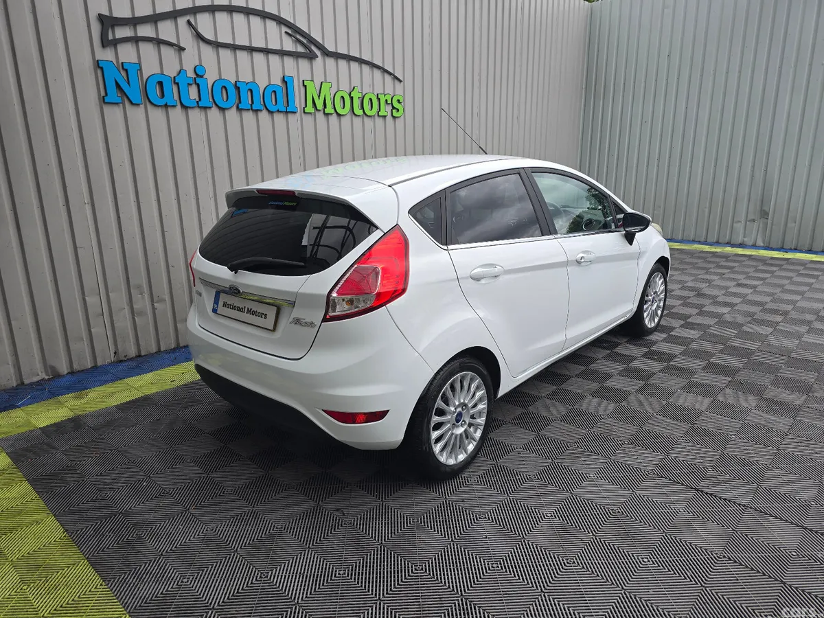 Ford Fiesta Hatchback, Petrol, 2014, White
