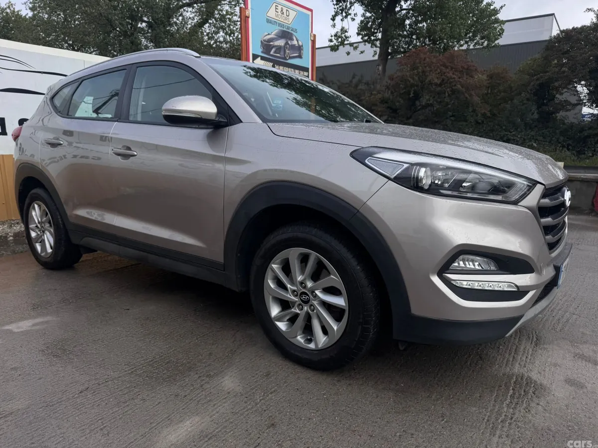 Hyundai Tucson SUV, Diesel, 2017, Gold