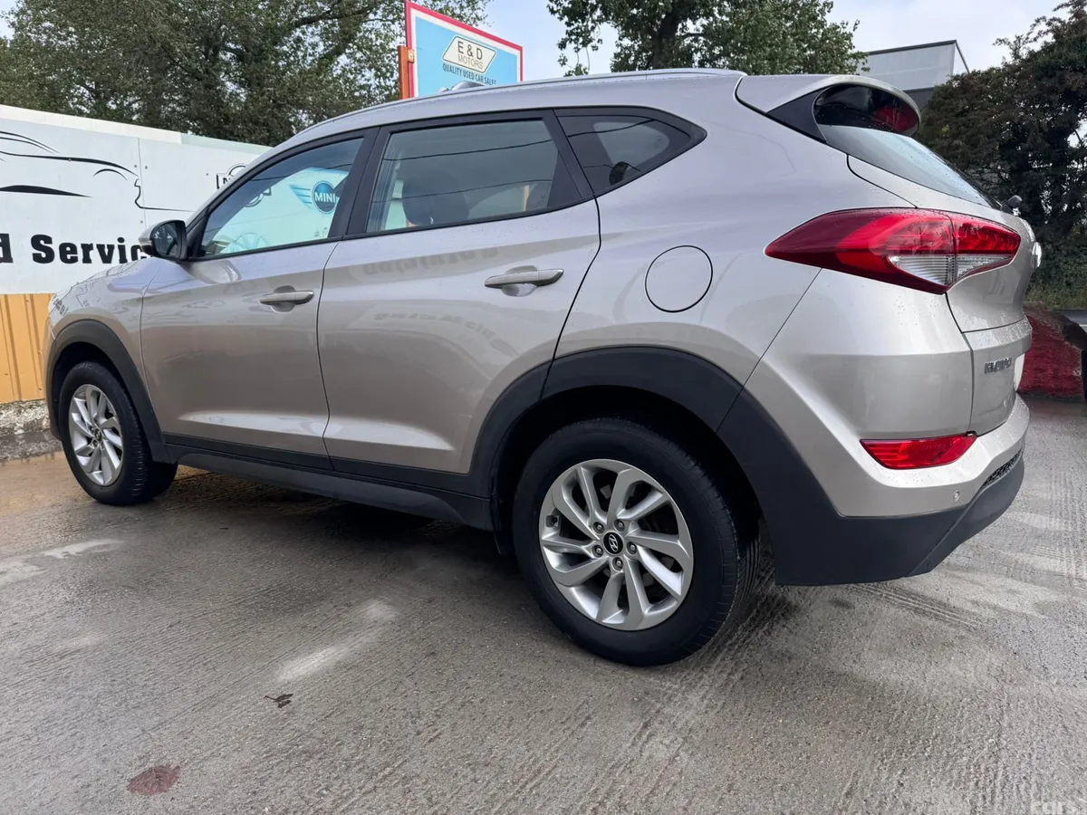 Hyundai Tucson SUV, Diesel, 2017, Gold