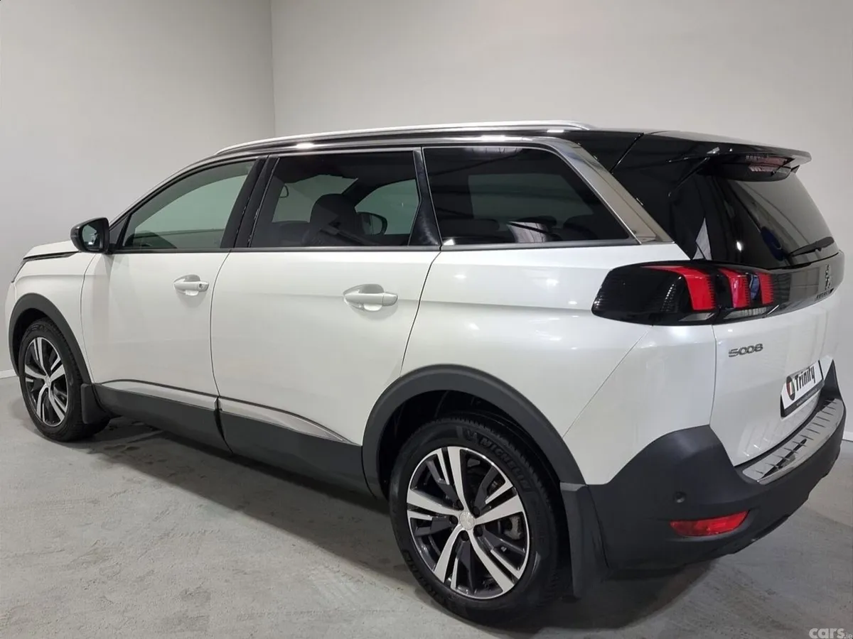 Peugeot 5008 MPV, Diesel, 2024, White