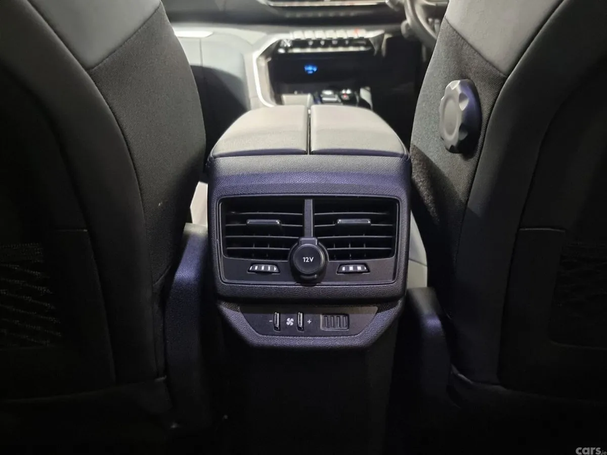 Peugeot 5008 MPV, Diesel, 2024, White