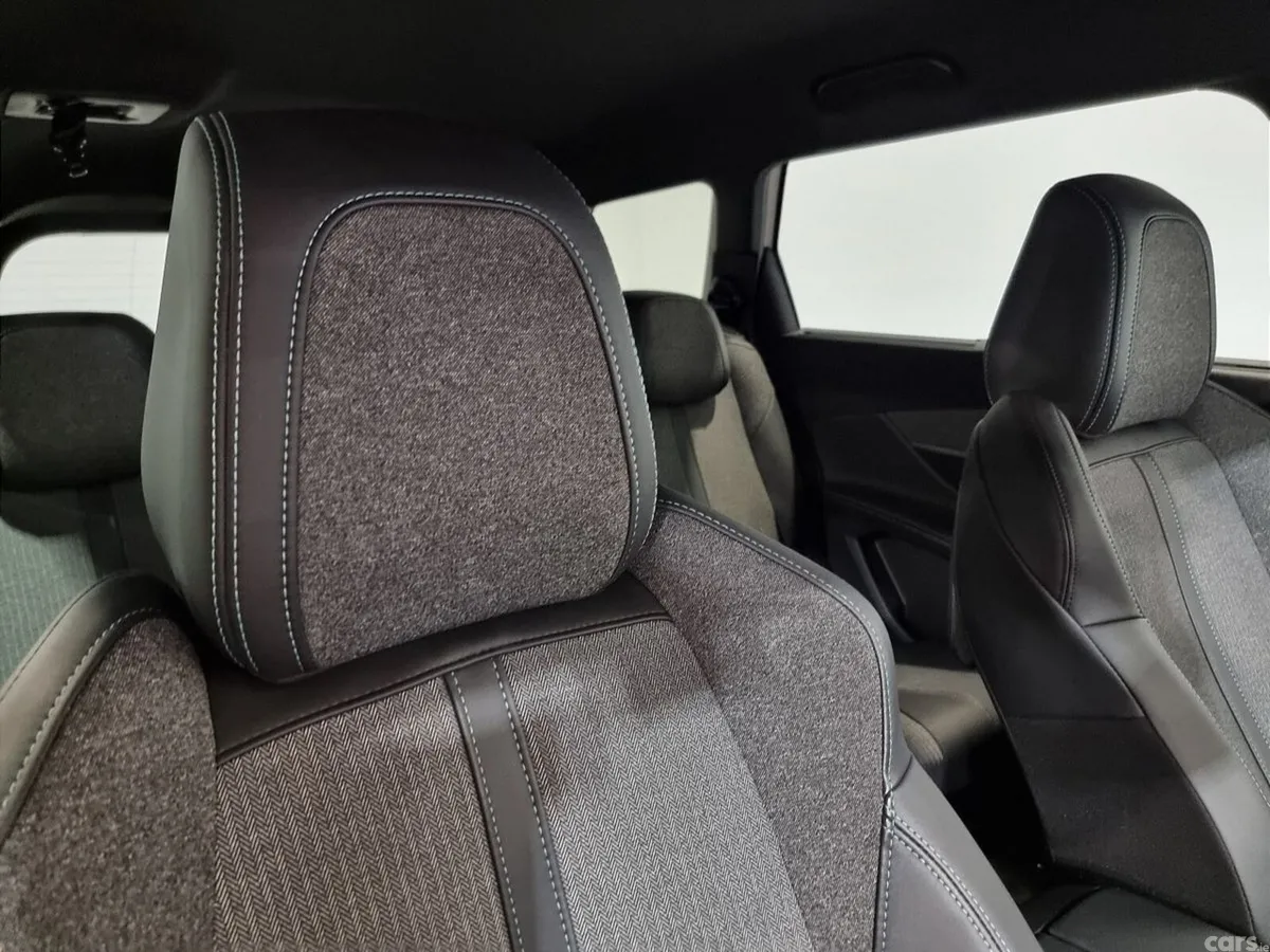 Peugeot 5008 MPV, Diesel, 2024, White