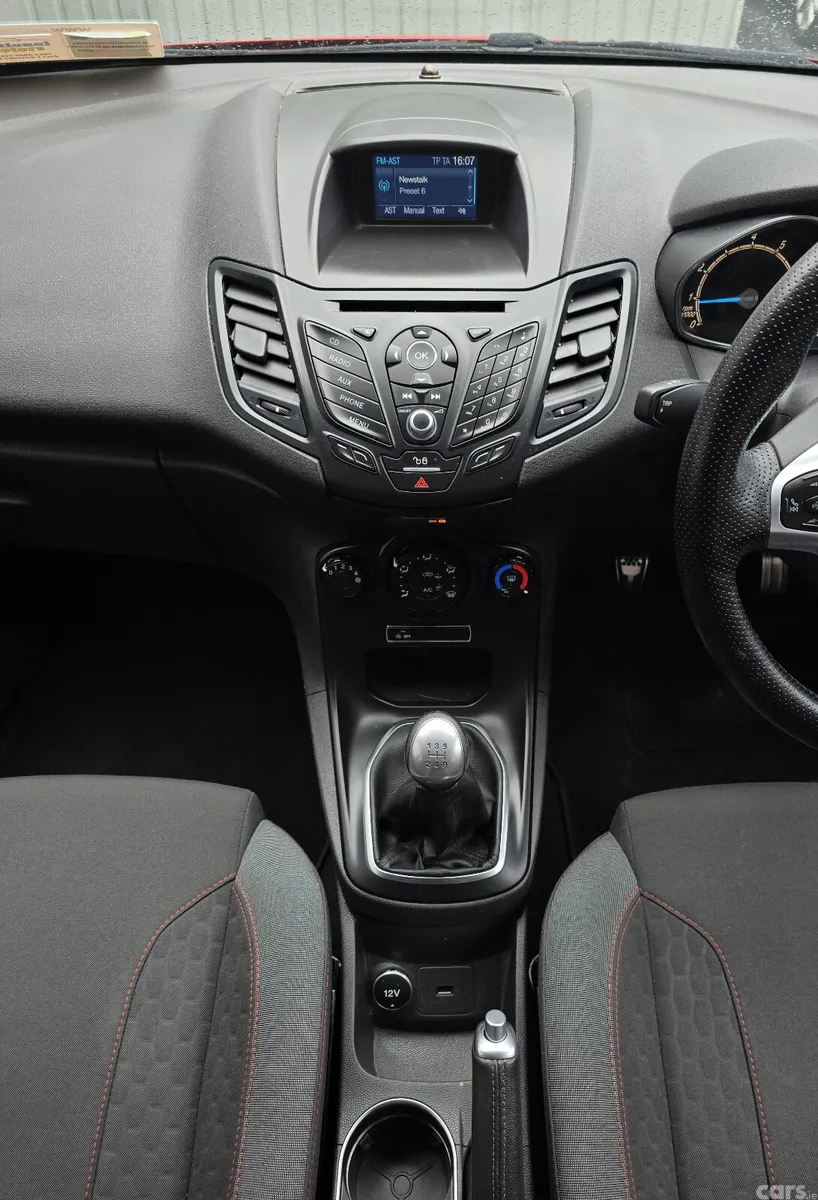 Ford Fiesta Hatchback, Petrol, 2017, Red