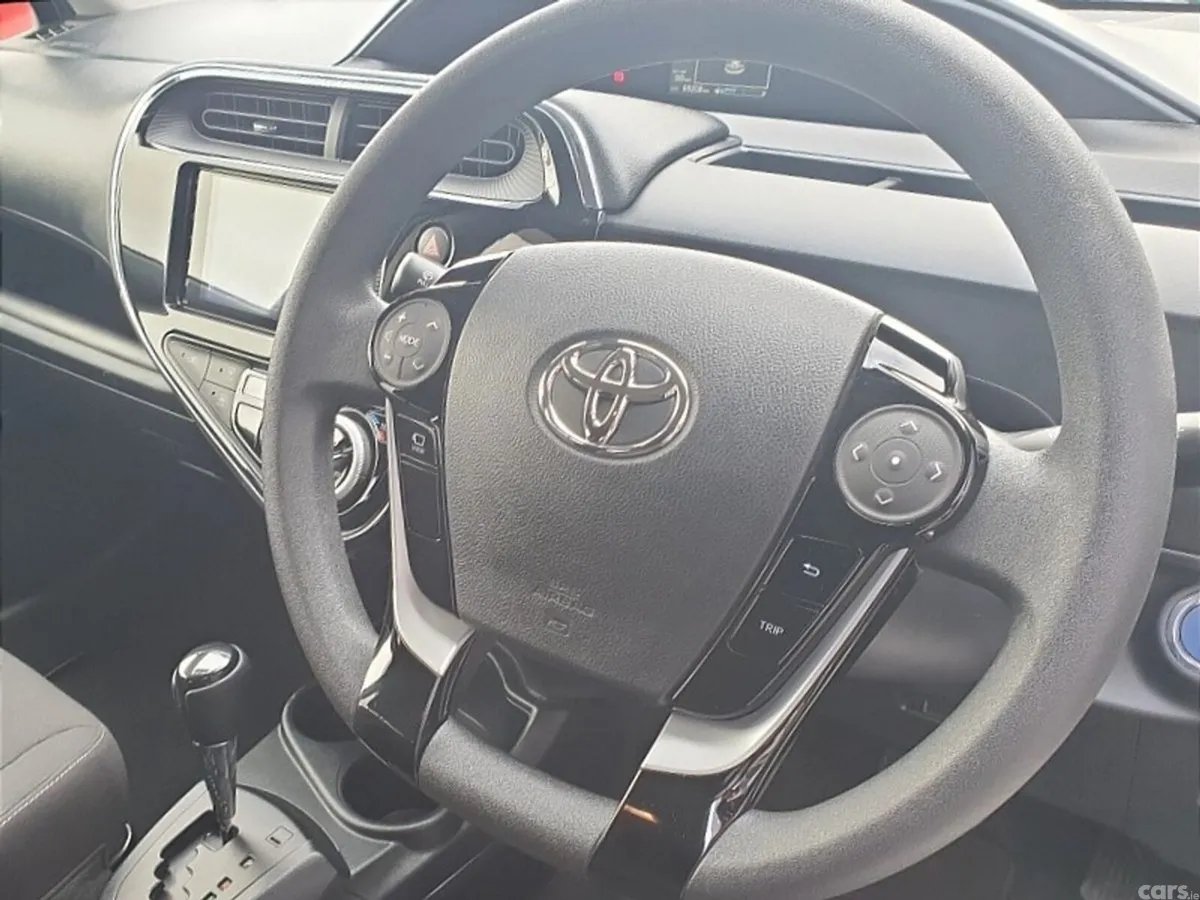 Toyota Aqua Hatchback, Petrol Hybrid, 2021, White