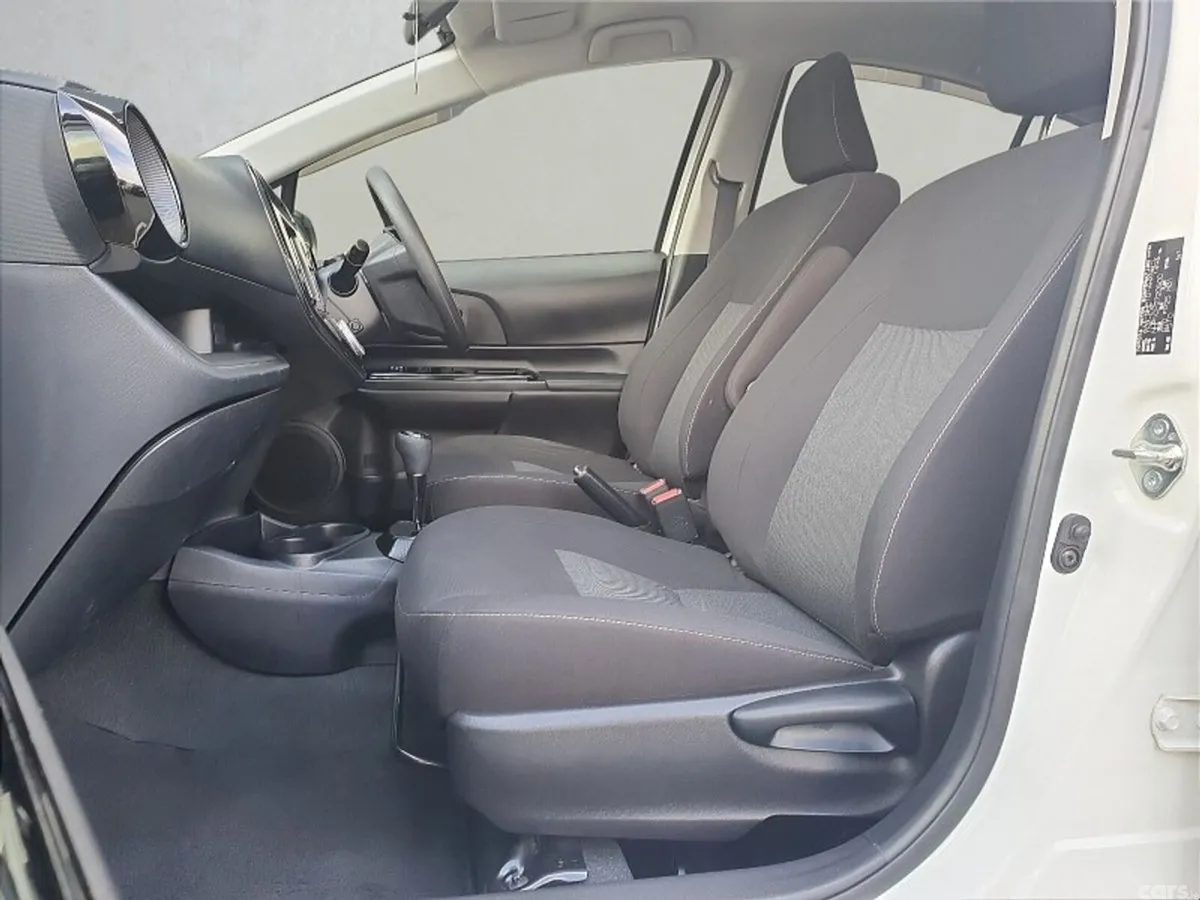 Toyota Aqua Hatchback, Petrol Hybrid, 2021, White
